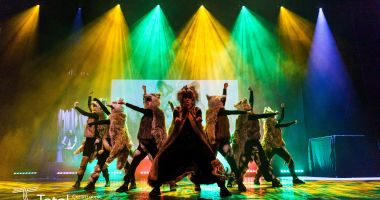150 de oameni dansează același DOR în spectacolul „Rădăcini”, de la Casa de Cultură Constanța - 3