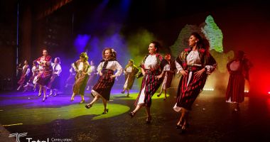 150 de oameni dansează același DOR în spectacolul „Rădăcini”, de la Casa de Cultură Constanța - 2