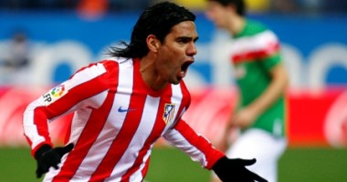 Stire din Sport : Chelsea îl vrea Falcao. Oferă 15 milioane de euro plus Torres!
