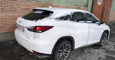 Autoturism căutat de autoritățile canadiene, descoperit în Portul Constanța - 3