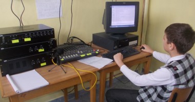 Stire din Cultură-Educație : Școala "Grigore Moisil" are post de radio