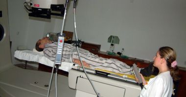 Disperarea bolnavilor de cancer, la limită. Cât trebuie să mai aștepte ca să facă radioterapie la Constanța? - 3