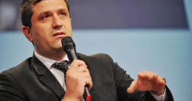 Stire din Actualitate : Radu Miruță respinge acuzațiile privind achiziția transportoarelor Piranha: „Nu s-au schimbat criteriile”