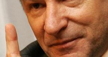 Stire din Politică-Administrație : "În blocajul de la Senat, un rol clar îl are Geoană"