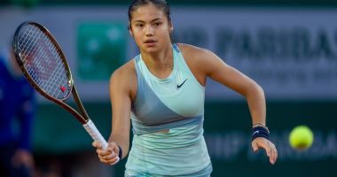 Stire din Sport : Emma Răducanu, după un joc intens la Washington: "Cred că am murit de trei ori în acest meci"