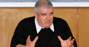 Stire din Politică-Administrație : Radu Comănici "pune cruce" pe ușa PRM Constanța