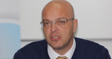 Stire din Cultură-Educație : "Sunt profesori interesați de latura financiară"