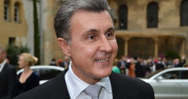 Stire din Cultură-Educație : Familia Regală a participat la slujba de Înviere la Catedrala din Alba Iulia