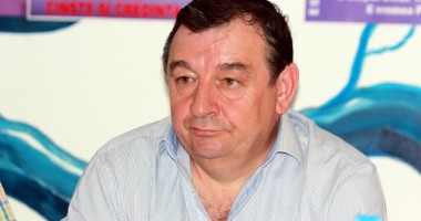 Stire din Politică-Administrație : Consilierul județean Ion Radu l-a adus în vacanță la Constanța pe eroul de la Segarcea