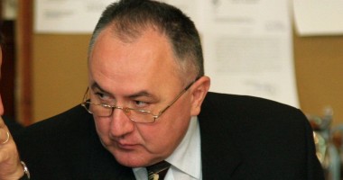 Stire din Politică-Administrație : Parlamentarii PDL vor contesta la CCR legea privind Statutul aleșilor