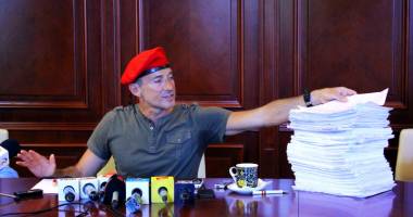 Stire din Social : Mazăre le scrie constănțenilor: Ce se va face în Constanța în 2015