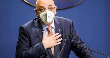 Stire din Actualitate : Raed Arafat: 'Nu poți să donezi rochii de mireasă, pantofi cu toc și costume de nuntă refugiaților”