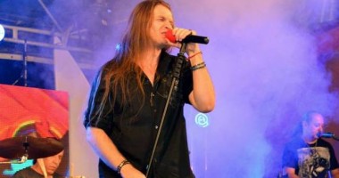Stire din Cultură-Educație : Concert inedit IRIS, în Club Phoenix