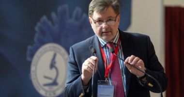 Stire din Social : Alexandru Rafila, prima vizită oficială ca ministru al Sănătății. Discuții cu copiii români internați la „Bambino Gesu” din Roma