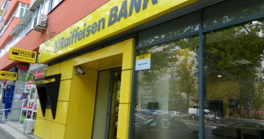 Stire din Economie : Serviciile bancare ale Raiffeisen au fost afectate de o pană de curent