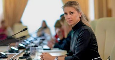 Stire din Actualitate : Premierul Bolojan, acuzat de declarații misogine: „Ați perpetuat un model învechit, patriarhal”