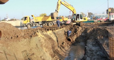 Galerie foto / DOREL LOVEȘTE LA CONSTANȚA. Iată ce dezastru au făcut constructorii unei benzinării care au avariat magistrala RAJA de apă - 2