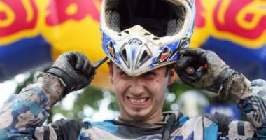 Stire din Sport : Auto-moto: Astăzi, doi români debutează la raliul raid Dakar 2015