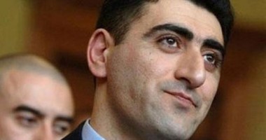 Proteste violente în fața consulatului ungar din Erevan. Drapelul Ungariei, incendiat