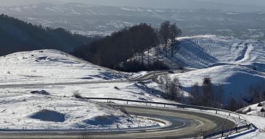 Stire din Eveniment : Şoferi, bine de ştiut! S-a redeschis circulația pe DN 67C