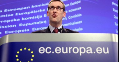Stire din Politică-Administrație : Raportul MCV: "Există îngrijorări privind independența justiției"