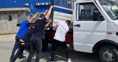 Întâmplare de-a râsul plânsu' la RAR: "Proprietarul a mai făcut o ultimă încercare de a convinge că mașina funcționează"