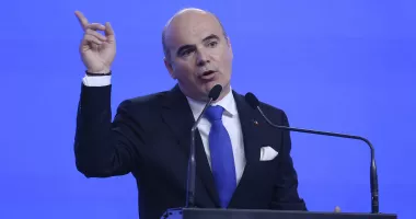 Stire din Politică-Administrație : Rareș Bogdan cere explicații conducerii PNL privind relația cu primarii și distribuirea cotelor defalcate