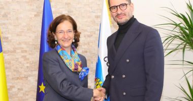 Stire din Politică-Administrație : Costin Răsăuţeanu, întâlnire cu ambasadoarea Austriei în România