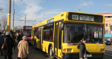 Stire din Social : Ce elevi vor putea merge gratuit  cu autobuzele RATC