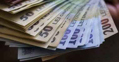 Stire din Economie : Ratele la credite cresc din nou la 1 octombrie. Ce români vor scoate mai mulți bani din buzunar