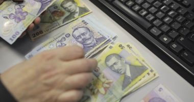 Stire din Economie : Rate mai mici la bănci din aprilie şi iulie