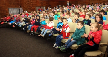 "Rățușca cea urâtă" poposește, săptămâna aceasta, la teatru - 2