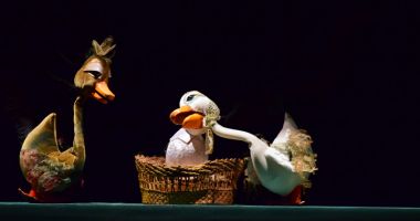 Stire din Cultură-Educație : "Rățușca cea urâtă" se întoarce la teatru