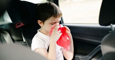 Stire din Sănătate : Răul de maşină la copii poate fi prevenit. Iată ce puteţi face!