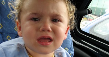 Stire din Sănătate : Ce trebuie să faci dacă cel mic are rău de mașină