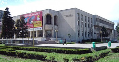 Stire din Economie : Război pentru moștenirea defunctului UGSR comunist