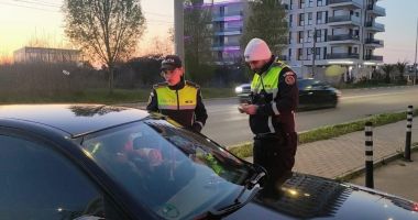 Stire din Eveniment : Nu vă mai forțați norocul! Polițiștii opresc vehicule la control