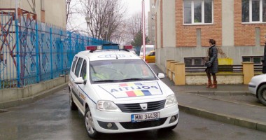 Stire din Eveniment : "Razie" a rutieriștilor la liceele din Constanța