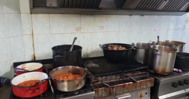 Fața urâtă a litoralului. Să facem bani mulți din toate mizeriile! - 3