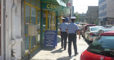 Stire din Eveniment : Polițiștii constănțeni, prezenți în școli. Iată de ce