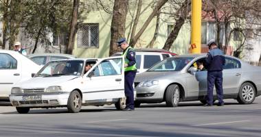 Stire din Eveniment : Razii în trafic. Șoferii constănțeni, trași pe dreapta