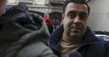 Stire din Eveniment : Răzvan Cuc și Cătălin Bușe au fost arestați pentru 30 de zile în dosarul „Şpagă la RAR”