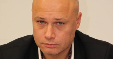 Stire din Politică-Administrație : Deputatul Andrei Condurățeanu mai are de așteptat până ce își validează mandatul
