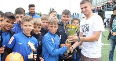 Stire din Sport : Răzvan Marin a premiat câștigătorii Dolphin Cup 2017