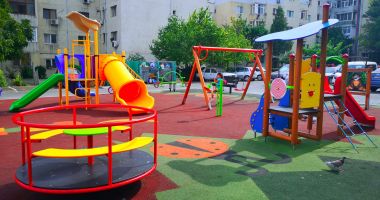 Reabilitarea locurilor de joacă din Constanța continuă și în 2020 - 2