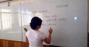 Stire din Cultură-Educație : Reacția sindicatului în urma măririi salariilor profesorilor