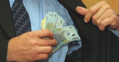Stire din Economie : FMI ar putea accepta măriri de pensii și salarii la jumătatea lui 2012