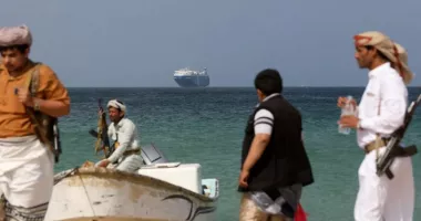 Stire din Actualitate : Rebelii Houthi din Yemen avertizează că vor bloca Strâmtoarea Bab el-Mandeb