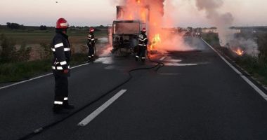 INCENDIU TERIBIL LA CONSTANȚA ! Autocamion mistuit de flăcări