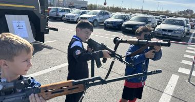 FOTO. Ziua Armatei României, celebrată la Constanța! Expoziție de tehnică militară și îndrumări pentru aspiranții la o carieră în domeniu - 2
